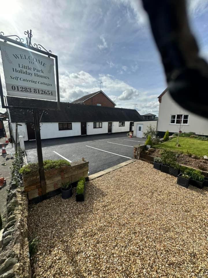 Little Park Holiday Homes Self Catering Cottages 1 & 2 Bedrooms Available Close To Tutbury Castle Exterior photo