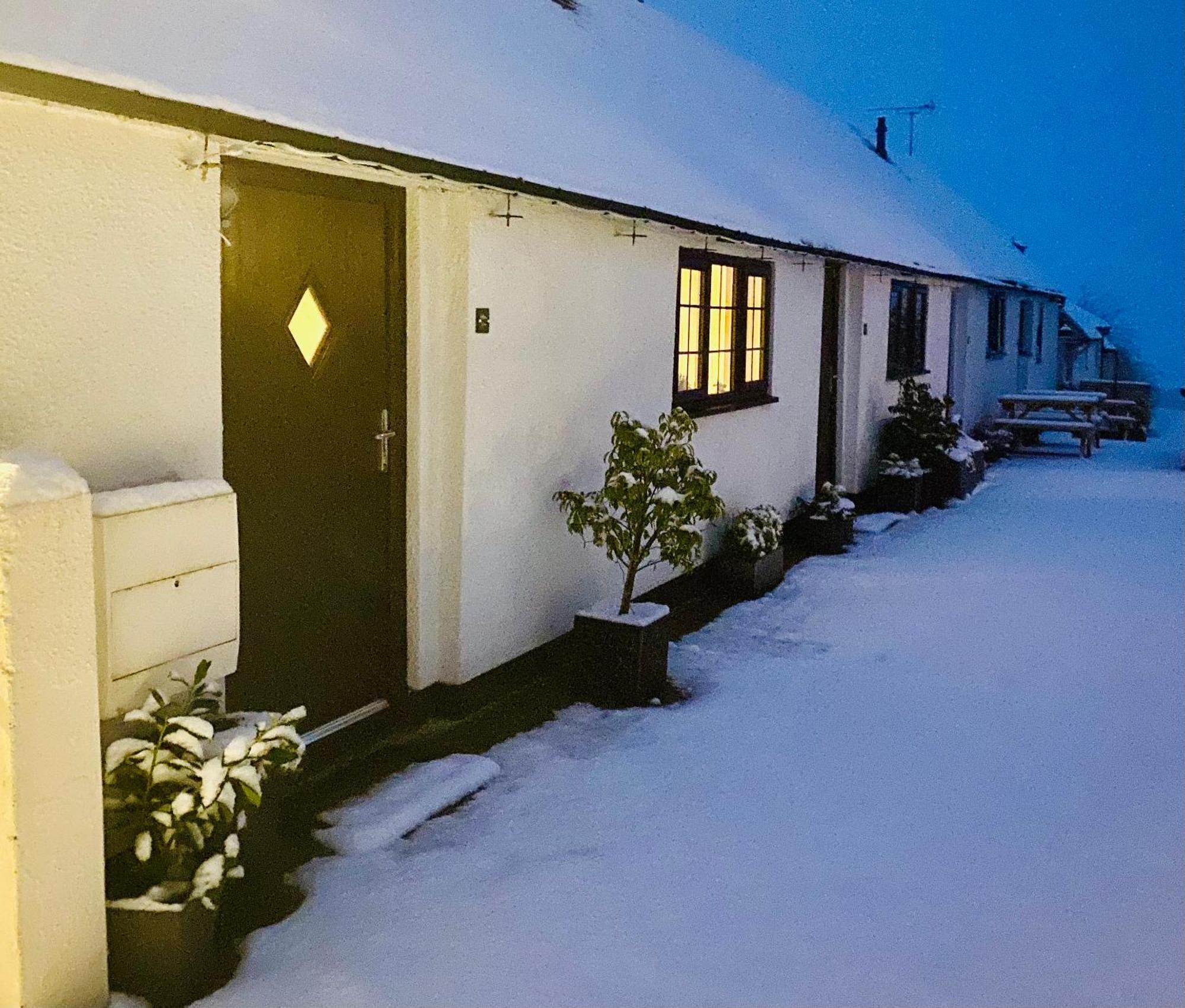 Little Park Holiday Homes Self Catering Cottages 1 & 2 Bedrooms Available Close To Tutbury Castle Exterior photo
