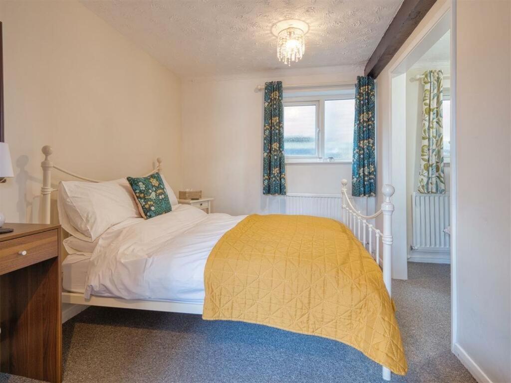 Little Park Holiday Homes Self Catering Cottages 1 & 2 Bedrooms Available Close To Tutbury Castle Exterior photo