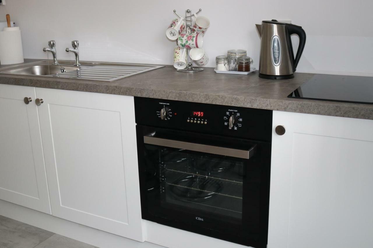 Little Park Holiday Homes Self Catering Cottages 1 & 2 Bedrooms Available Close To Tutbury Castle Exterior photo
